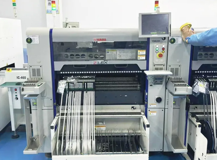 Automatisk plock-och-place-maskin