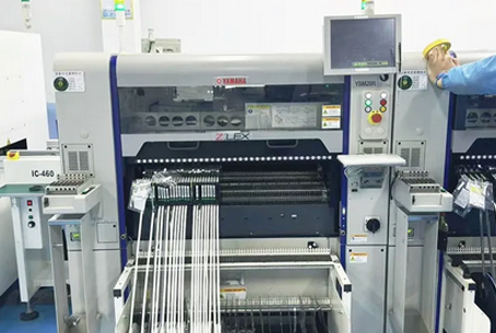 Automatisk plock-och-place-maskin