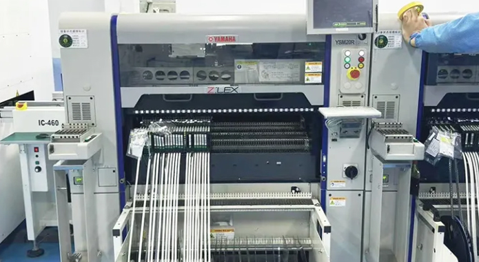 Automatisk plock-och-place-maskin